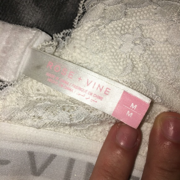 White lace bralette - Picture 3 of 3